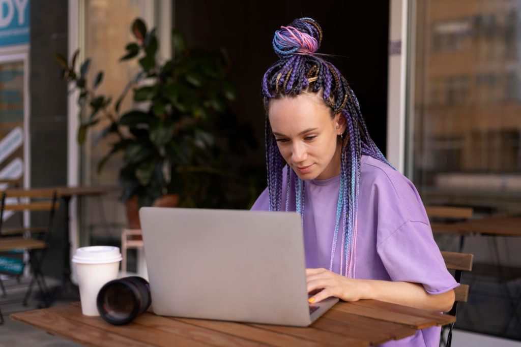 woman editing her product photos